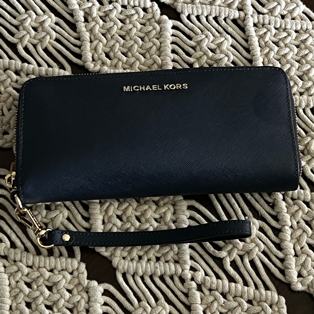 Michael kors wallet